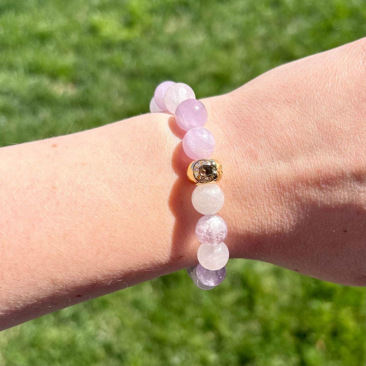 Lavender Amethyst “Good Luck” Bracelet – 10mm Gemstone Stretch with Gold Horseshoe Charm
