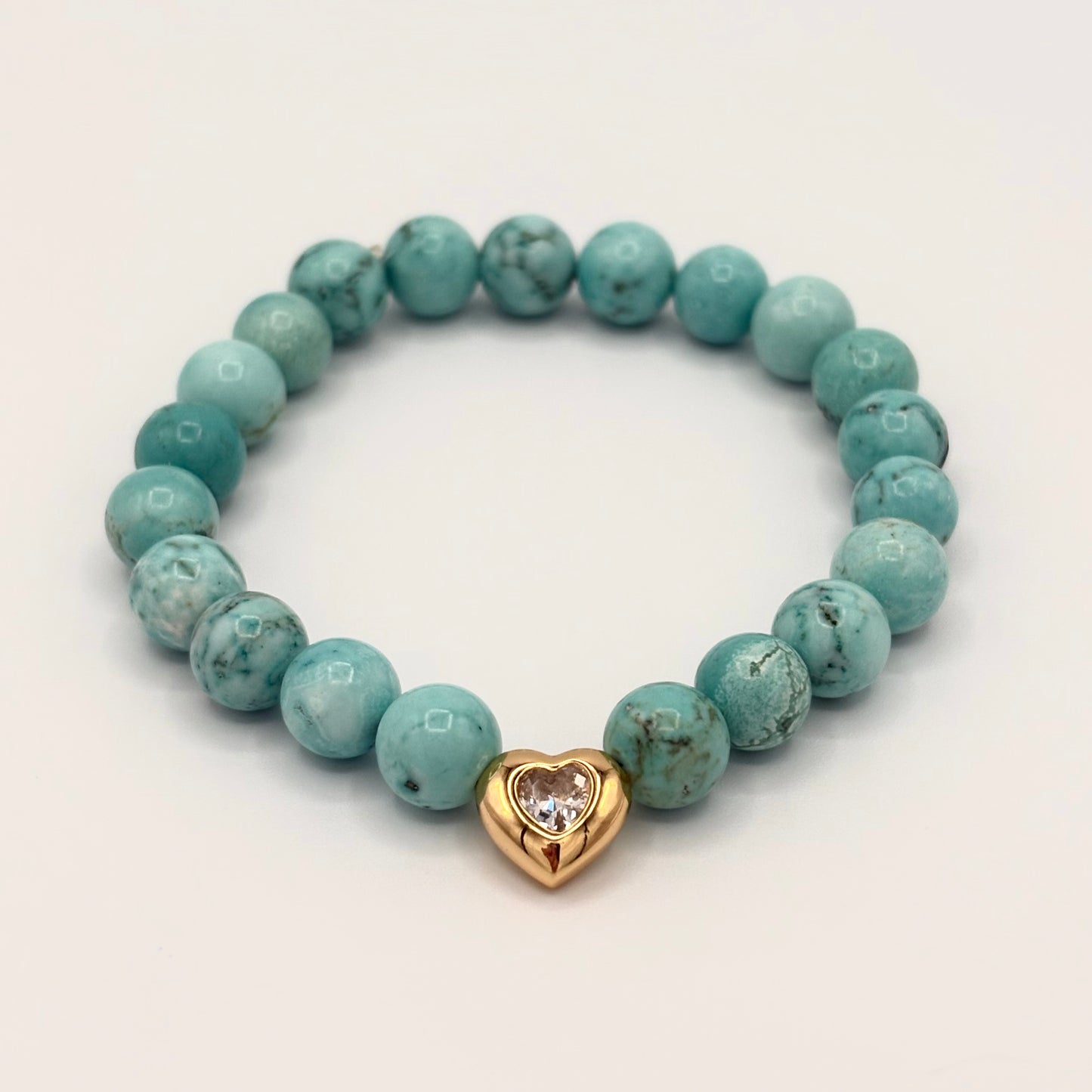 Turquoise Howlite Bracelet with Gold Heart Charm – 8mm Gemstone Stretch Bracelet