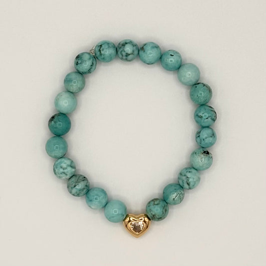 Turquoise Howlite Bracelet with Gold Heart Charm – 8mm Gemstone Stretch Bracelet
