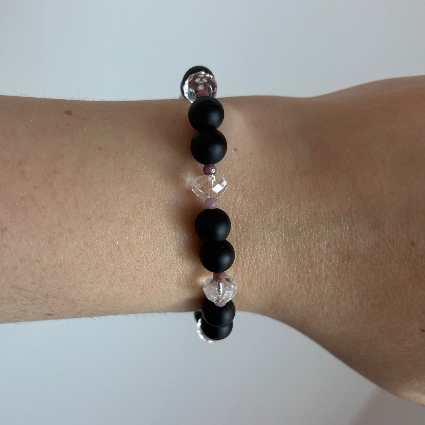 Sardonyx, Tourmaline & Clear Quartz Stretch Bracelet